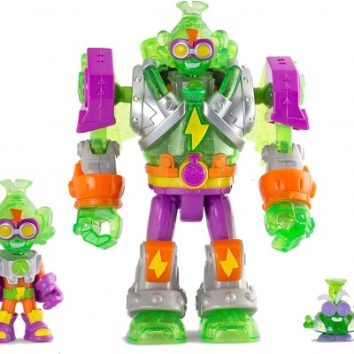 Três brinquedos robô e alienígenas coloridos em verde translúcido, roxo, laranja e cinza metalizado.