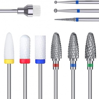 Conjunto de brocas de manicure em cerâmica branca e metal prateado com bases coloridas