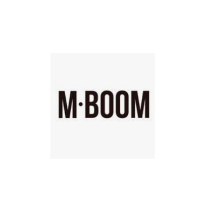 Logótipo M•BOOM em letras maiúsculas negras