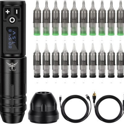 máquina de tatuagem preta com cartuchos e cabos