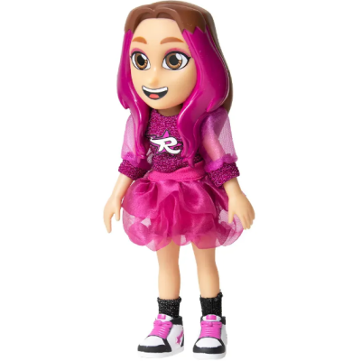 Boneca rosa com vestido cor-de-rosa e ténis brancos e rosa