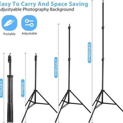 Suportes tripé ajustáveis para fotografia em metal preto com alturas diversas e texto promocional