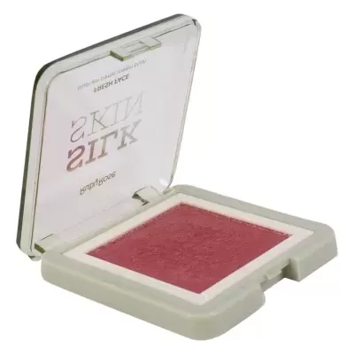 Estojo compacto com blush creme rosa e tampa transparente com texto