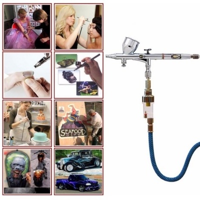 Aerógrafo metálico com tubo azul e aplicações em maquilhagem, pintura de bolos, sapatos, carros, e arte corporal