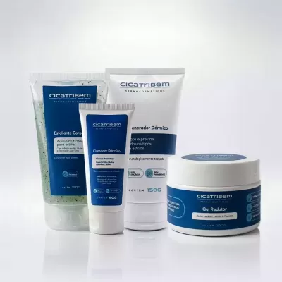Quatro produtos Cicatribem dermocosméticos em embalagens brancas com rótulos azuis.