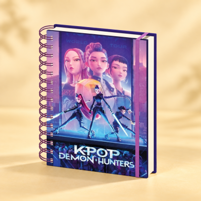 Caderno KPOP DEMON HUNTERS com capa roxa e elástico rosa