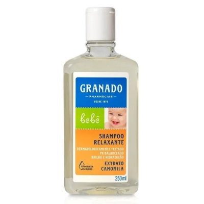 Frasco de shampoo relaxante para bebé da marca Granado com etiqueta colorida
