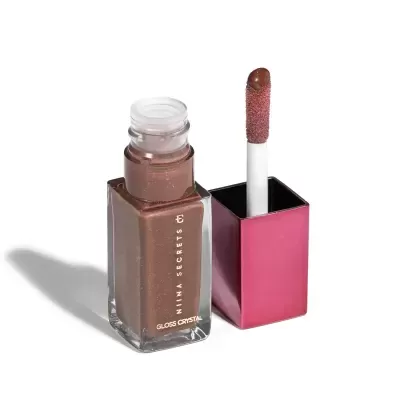 Gloss labial castanho Nina Secrets com embalagem de vidro e tampa rosa metálica