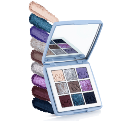 Paleta de sombras de olhos com 9 cores em embalagem azul clara com espelho interior