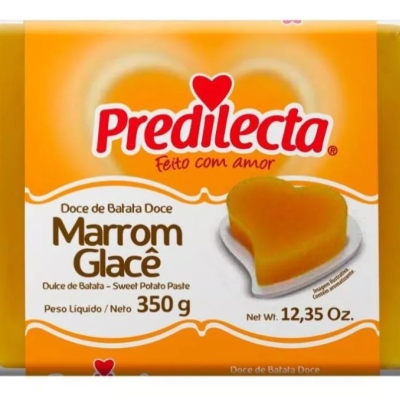 Pacote de doce de batata doce marrom glacê Predilecta com fundo amarelo e branco e doce em formato de coração.