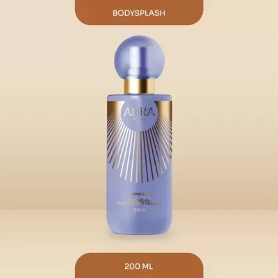 Frasco azul com detalhes dourados de body splash AURA Beauty