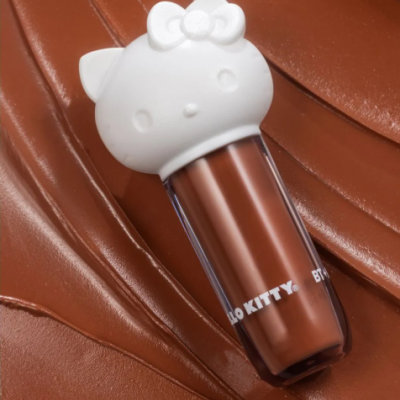 Batom líquido bronze metálico com tampa de cabeça da Hello Kitty branca