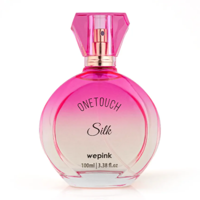Frasco de perfume rosa translúcido com texto ONETOUCH Silk wepink 100ml