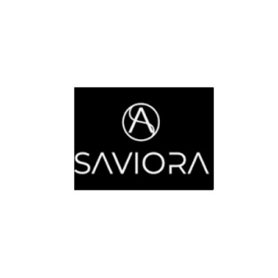 Logótipo preto com círculo branco e texto SAVIORA em fundo preto