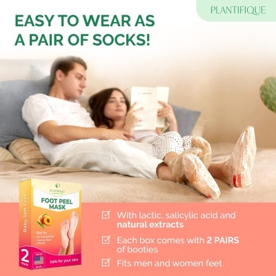 Máscara para pés FOOT PEEL MASK da PLANTIFIQUE com 2 pares de botins esfoliantes usados por casal