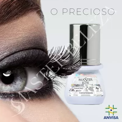 Produto para extensão de pestanas MASTER ELITE DIAMOND 3g ao lado de olho maquilhado e pestanas longas