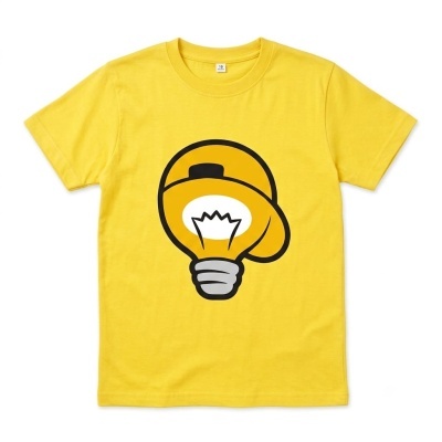 Camiseta amarela para criança com estampa de lâmpada.