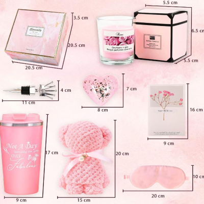 Coleção de produtos rosa para cuidado pessoal e decoração com medidas