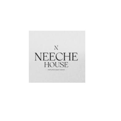 Rótulo de creme corporal perfumado NEECHE HOUSE em fundo cinzento claro