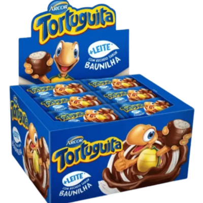 Caixa azul de Tortuguita com estampa de tartaruga e texto sobre leite e baunilha