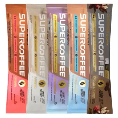 Cinco saquetas de suplemento alimentar SUPERCOFFEE com sabores e cores diferentes.