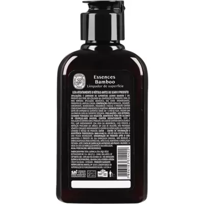 Frasco preto com rótulo texto branco Essences Bamboo Limpador de superfície