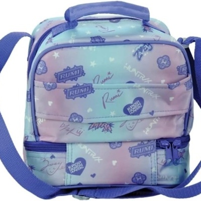 Kit&#x20;Mochila&#x20;Escolar&#x20;K-POP&#x20;Demon&#x20;Hunters&#x20;Rumi,&#x20;Mira&#x20;e&#x20;Zoey&#x20;com&#x20;Rodinhas&#x20;&#x2B;&#x20;Lancheira&#x20;&#x2B;&#x20;Chaveiro