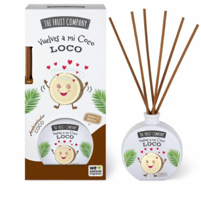 Difusor aromático branco com desenho de coco e caixa com texto e folhas verdes