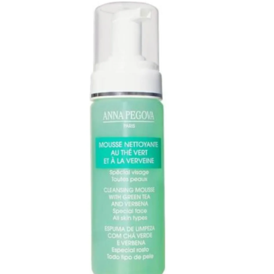 Frasco de mousse de limpeza Anna Pegova com texto em francês, inglês e português