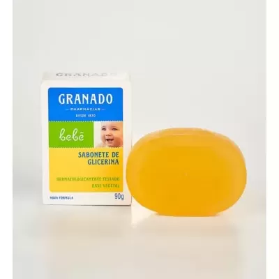 Sabonete de glicerina para bebé Granado com embalagem colorida