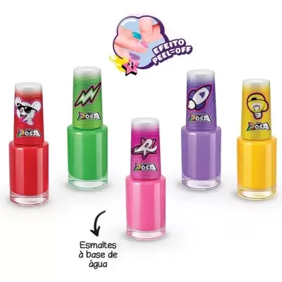 Vernizes de unhas coloridos em frascos com tampas decoradas com desenhos divertidos