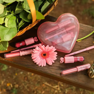 KIT&#x20;LOVE&#x20;GLOSS&#x20;LABIAL&#x20;E&#x20;L&#x00C1;PIS&#x20;LABIAL&#x20;FRANCINY&#x20;EHLKE&#x20;&#x2705;PRONTA&#x20;ENTREGA