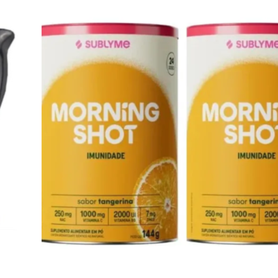 Dois frascos de suplemento alimentar Morning Shot sabor tangerina e um misturador preto com haste prateada