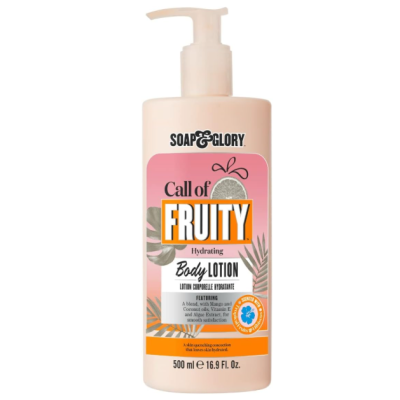 frasco de loção corporal Soap & Glory Call of Fruity creme com rótulo colorido e tampa de bomba
