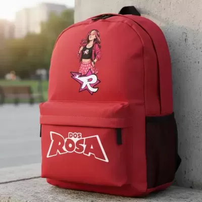 Mochila vermelha com ilustração de personagem e texto DOS ROSA