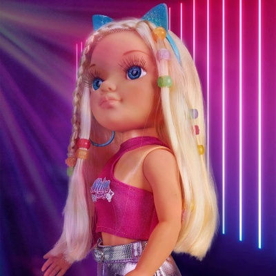 Boneca&#x20;com&#x20;Cabelos&#x20;que&#x20;Iluminam&#x20;e&#x20;Mudam&#x20;de&#x20;Cor