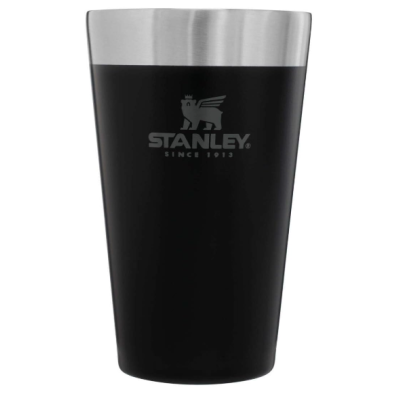 Copo Stanley preto mate com borda prateada e logotipo da marca