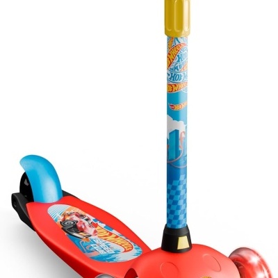 Trotinete infantil Hot Wheels vermelha com punhos vermelhos e rodas dianteiras iluminadas