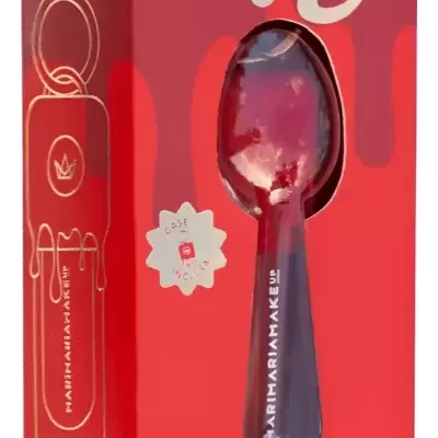 Embalagem vermelha com lip gloss tipo colher transparente