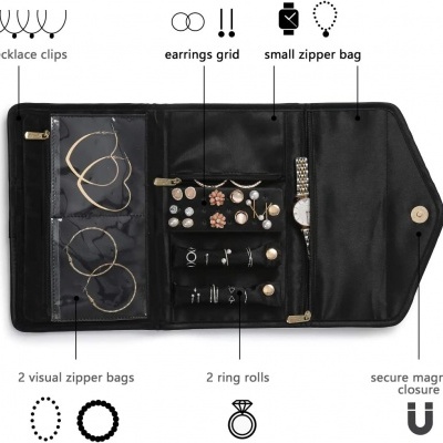 Bolsa organizadora de joias preta aberta com vários compartimentos e fecho magnético