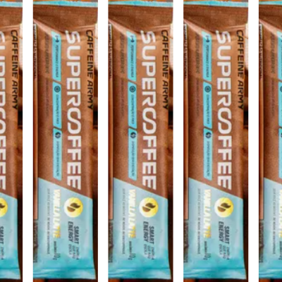 Múltiplas embalagens do produto SUPERSOFFEE com design castanho e azul