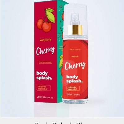 Body Splash Cherry em frasco transparente com caixa ao lado