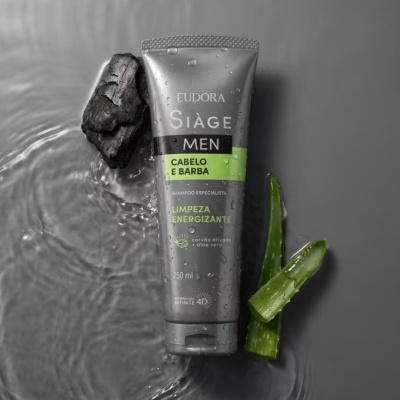 Frasco de shampoo Eudora Siàge Men Cabelo e Barba com carvão e aloe vera
