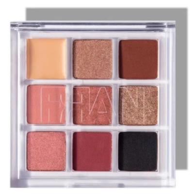 Paleta de sombras de olhos com nove cores em embalagem plástica transparente