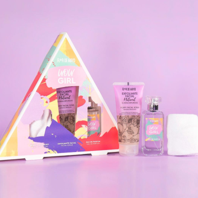 Conjunto de produto cosmético WOW GIRL da 24 DE MAYO em embalagem triangular colorida