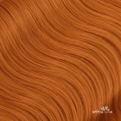 Cabelo ruivo ondulado com logo beleza viva no canto
