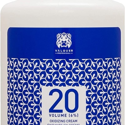 Emuls&#x00E3;o&#x20;Oxigenada&#x20;Profissional&#x20;para&#x20;Processo&#x20;de&#x20;Colora&#x00E7;&#x00E3;o&#x20;Capilar