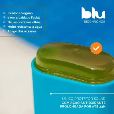 Protetor solar sólido verde com embalagem azul e texto sobre características e marca blu BIOCHRONOS