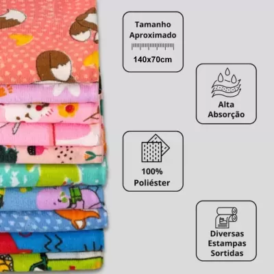 Panoss de microfibra coloridos com estampas variadas e características técnicas ao lado.