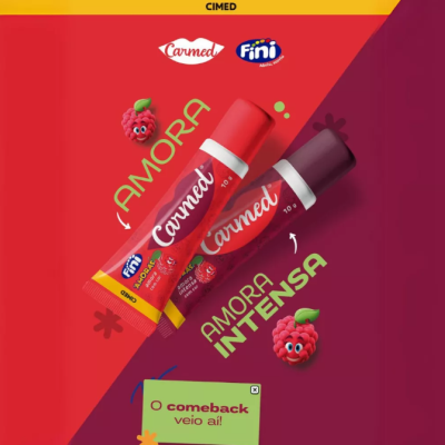 Dois tubos de batom Carmed em tons vermelho e bordô com texto promocional em fundo vermelho e roxo.